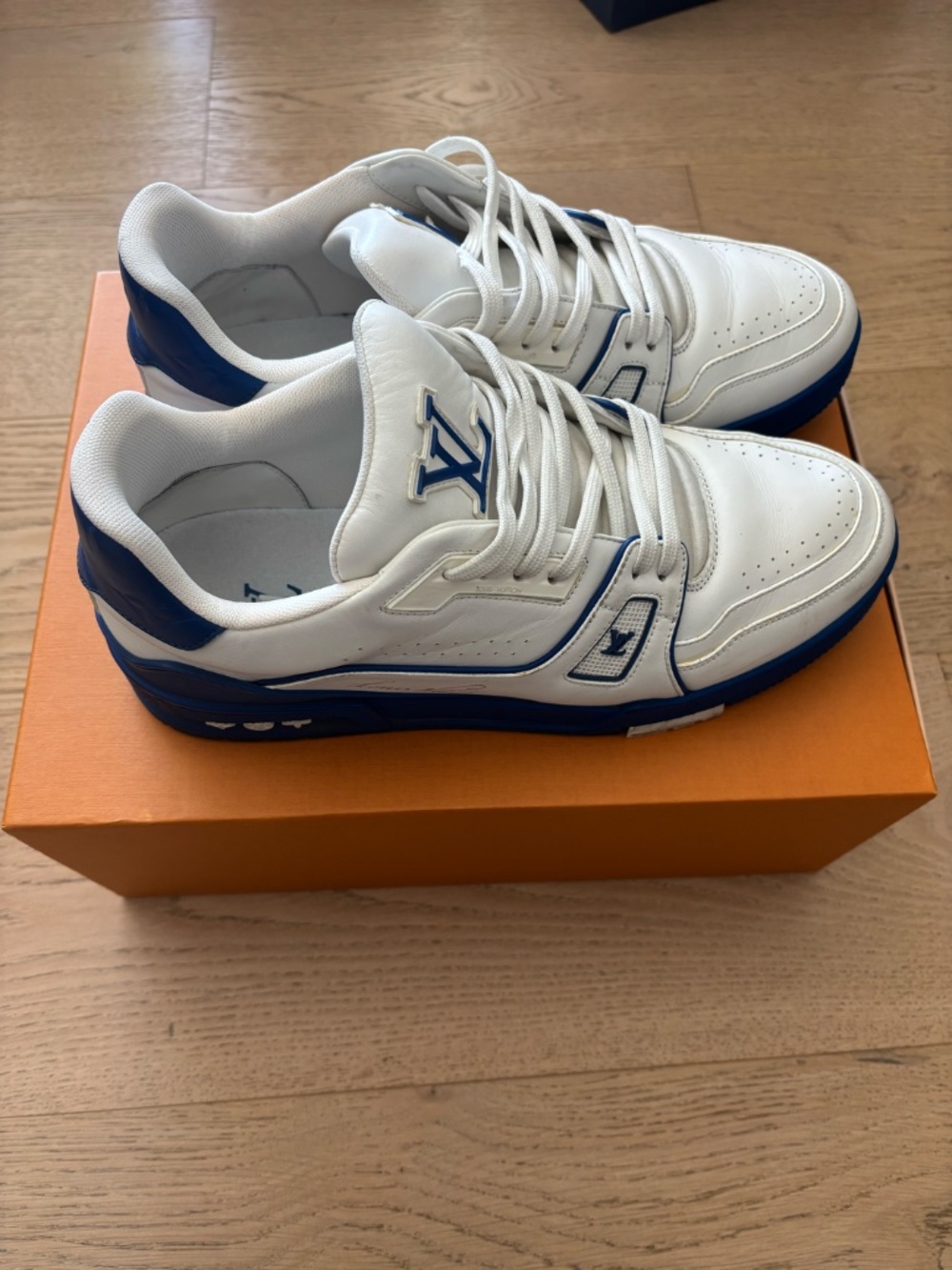 Louis Vuitton Trainer Low Signature - White Blue Size Size 7 Men's. - Picture 7 of 16